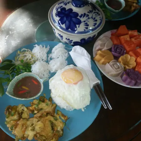 ต้งโฮมหละปูน ณ ตูบแก้ว Guest House Lamphun Exterior photo